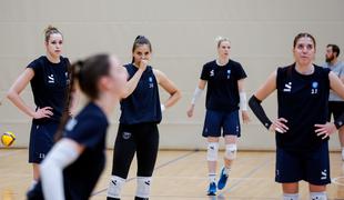 Slovenske odbojkarice v Baku na prvo letošnjo preizkušnjo