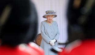 Britanski mediji: kraljica v sodno bitko s Harryjem in Meghan