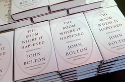 V ZDA je kljub oviram Bele hiše izšla Boltonova knjiga o Trumpu