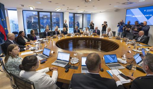 Zakaj vlada še ne bo potrdila rebalansa proračuna?