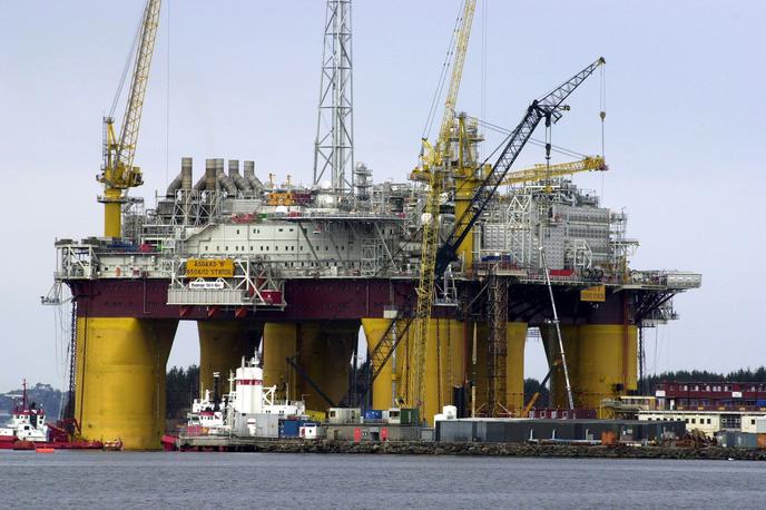 Norveška plinska ploščad | Kot piše v oceni o ogroženosti Norveške za leto 2024 (to oceno so pripravile norveške obveščevalne službe), Rusi že leta načrtno zbirajo podatke o norveški naftni in plinski industriji. Na fotografiji je norveška plinska ploščad v Severnem morju. | Foto Guliverimage