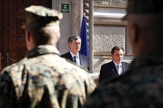 V reviziji naročil letalskih prevozov v Türkovem uradu ugotovljene manjše nepravilnosti