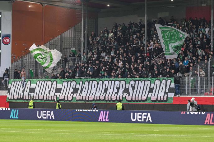 Heidenheim Olimpija | V Heidenheim se je odpravilo veliko navijačev Olimpije. | Foto Guliverimage