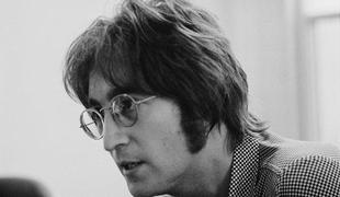 Na prodaj mikrofon Johna Lennona
