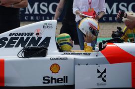 Sebastian Vettel, dirkalnik Ayrtona Senne