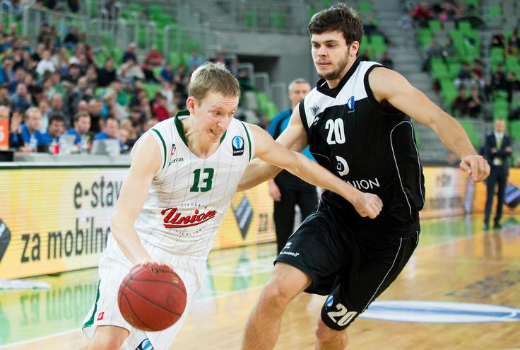 Ko je bil v dresu Olimpije, je dvakrat v Eurocupu igral proti Bilbau in navdušil takratnega trenerja Sita Alonsa, ki je zdaj v Vitorii pri Baskonii. Kljub temu je sledil njegov odhod v ta klub. V prihodnje bi rad oblekel dres kakšnega španskega kluba, ki igra v evroligi, zato vsak dan trdo dela. | Foto: Vid Ponikvar