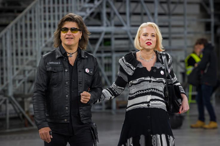 Klakočar Zupančič je na glasovanje prišla v družbi partnerja, kitarista skupine Šank Rock Bora Zuljana.  | Foto: STA