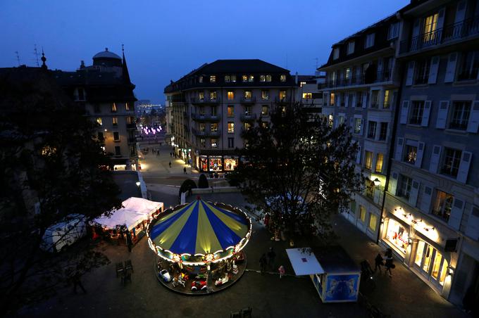 Ena noč v hotelu s štirimi zvezdicami stane v povprečju 351 evrov. | Foto: Reuters