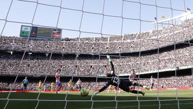 Barcelona končala niz neporaženosti Oblakovih v španskem prvenstvu