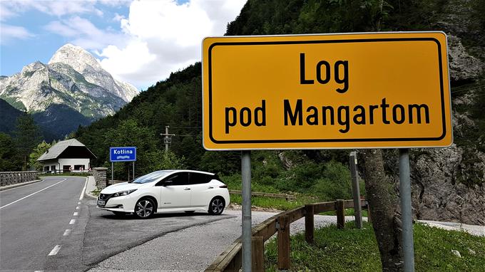 Med spustom nazaj do Loga pod Mangartom se je baterija napolnila za 15 odstotkov. | Foto: Gregor Pavšič
