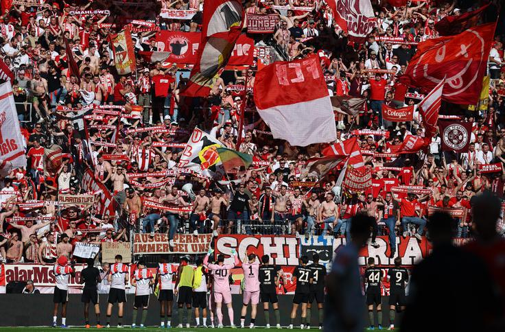 Nogometaši Bayerna so še povišali prednost pred zasledovalci. | Foto: Reuters