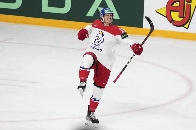 Dominik Kubalik, ki je znova zadel, in njegovi soigralci so na tekmi z Norveško prišli do svoje četrte zmage in četrtfinala. | Foto: AP / Guliverimage