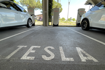Tesla polnilnice polnilnica