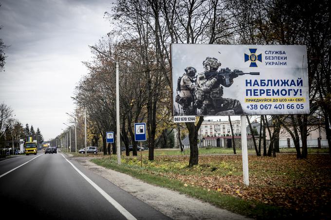 Ob prihodu v Lvov – oglas za vpoklic v vojsko  | Foto: Ana Kovač