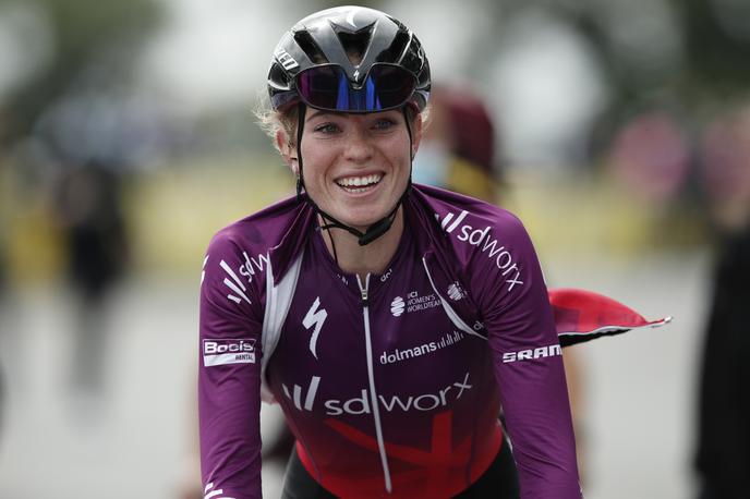 Demi Vollering | Demi Vollering je dobila zadnjo etapo dirke po Burgosu, skupne zmage pa se je veselila Francozinja Juliette Labous. | Foto Reuters