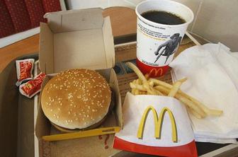 Jamie Oliver zmagal v obračunu z McDonald'som