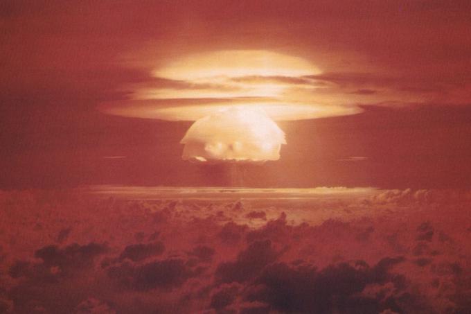 Eksplozija 15-megatonske vodikove bombe med operacijo Castle Bravo leta 1954. | Foto: Thomas Hilmes/Wikimedia Commons