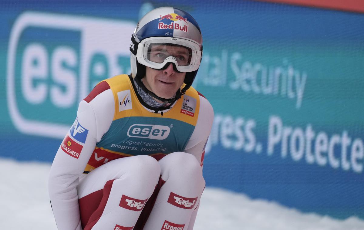 Daniel Tschofenig | Daniel Tschofenig je bil pod drobnogledom po sobotni zmagi. Razlog je bil v zadrgi. | Foto Guliverimage