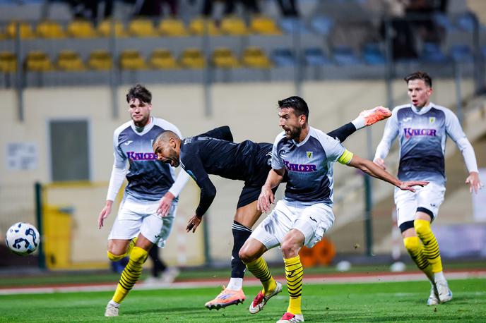 Hilal Soudani NK Maribor NK Radomlje | Hilal Soudani in soigralci iz NK Maribora gostujejo v Domžalah pri NK Radomlje. | Foto Aleš Fevžer