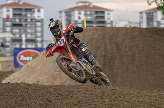 Dvojec na motorju KTM premočan za Febvra in Gajserja