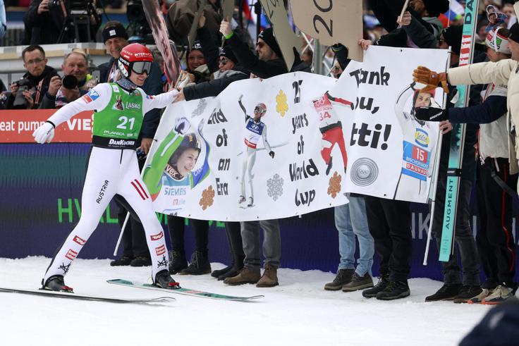 Lisa Eder si je želela, da bi njen zaročenec Manuel Fettner po koncu njegove kariere okrepil trenerski štab avstrijske ženske reprezentance v skokih.   | Foto: Reuters