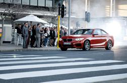 BMW M235i za pobesneli rock'n'roll na ulicah Cape Towna (video)