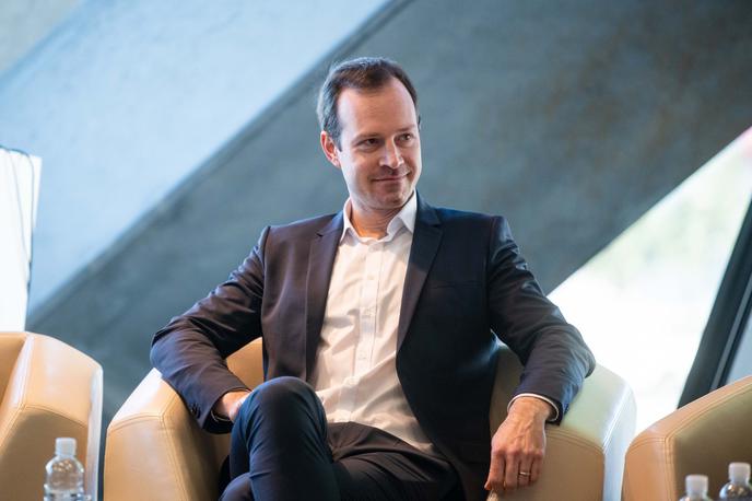 Rok Vihar | Rok Vihar je v družbi LPP zaposlen od leta 2019, zadnja tri leta pa je opravljal naloge namestnika direktorja. Kot so zapisali na ljubljanski občini, je v tem času pridobil poglobljeno razumevanje javnega potniškega prometa in prometne politike tako v Ljubljani kot v širšem slovenskem in evropskem prostoru. | Foto STA