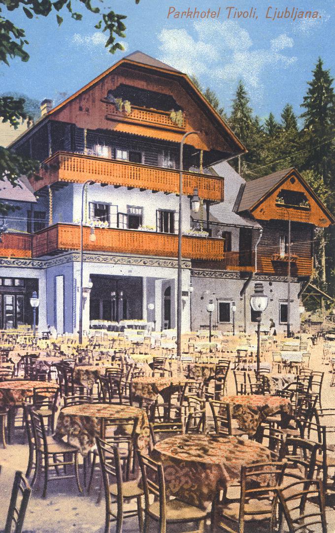 Med letoma 1908 in 1910 so v neposredni bližini nekdanje Švicarije zgradili hotel Tivoli. Njegovo gradnjo je financirala ljubljanska občina, v zakup pa jo je nato dobil hotelir Ivan Kenda. Hotel, ki je bil priljubljeno družabno in plesno shajališče je imel tudi velik letni vrt. Slovel je po dobrem kruhu, pecivu in beli kavi. | Foto: Dokumentacija ZVKDS, OE Ljubljana