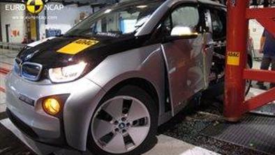 EuroNCAP: Električni BMW i3 ni med varnostnimi odličnjaki