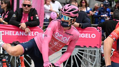 Rogličevi niso pričakovali, da bo rožnata majica menjala lastnika