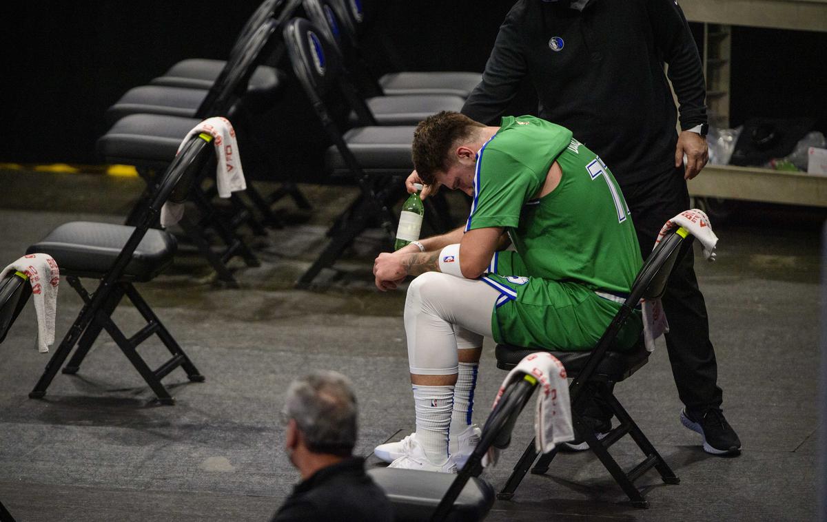 Luka Dončić | Luka Dončić je z Dallas Mavericks izgubil že petič zapored, Dallas pa je na lestvici vse bliže dnu zahodne konference. | Foto Reuters