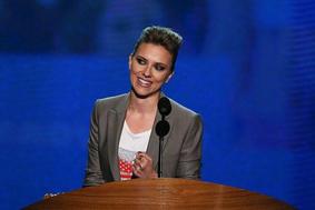 Scarlett Johansson sestavlja skupino
