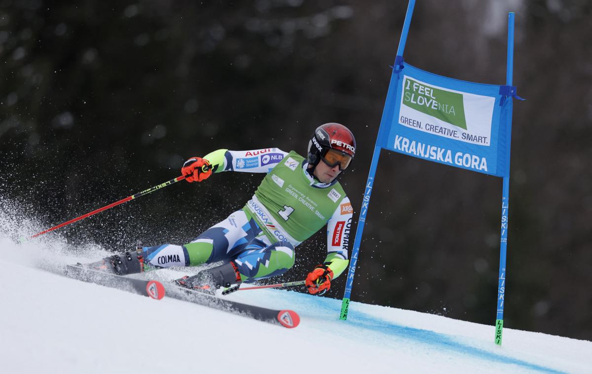 Žan Kranjec Kranjska Gora 2025 | Žan Kranjec se zaveda, da bo v drugi vožnji moral smučati bolj tvegano. | Foto Reuters