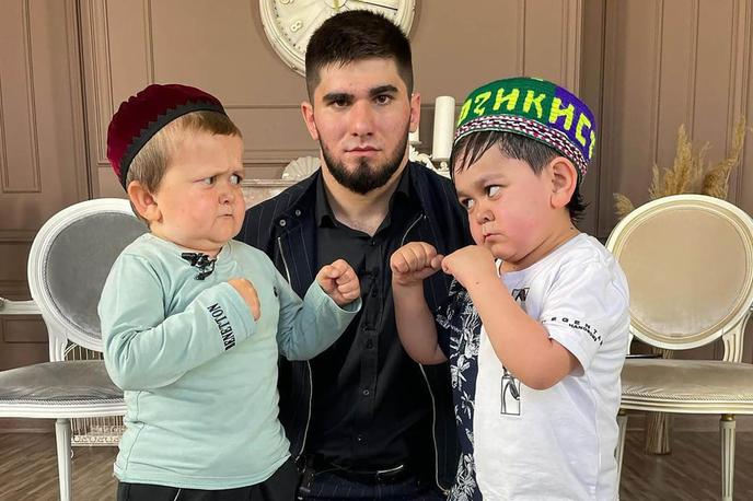 Hasbulla Magomedov in Khabib Nurmagomedov | Svojo ljubezen do borilnih veščin je želel izraziti v sporu z Abdujem Rozikom. | Foto Profimedia