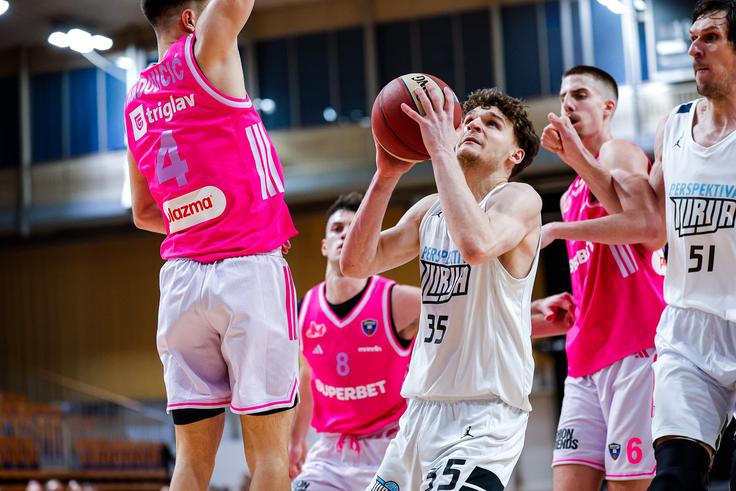 Mega se iz Ljubljane vrača bogatejša za zmago. | Foto: Aleš Fevžer