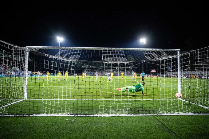 Mura je v drugem polčasu za popoln preobrat zabila tri gole. | Foto: Blaž Weindorfer/Sportida