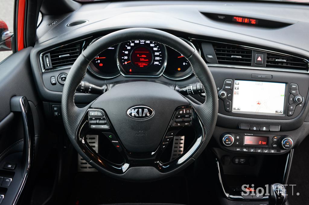 Kia ceed SW - fotogalerija testnega vozila