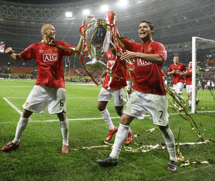 Veselje Ronalda in rdečih vragov po evropskem naslovu, ki so ga osvojili leta 2008 v Moskvi. | Foto: Reuters