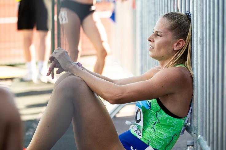 "Tudi sama sem pričakovala, da bom tekla pod dvema minutama vsakič, ko bom stopila na stezo, ampak pridejo poškodbe, bolezni, slabi dnevi …" | Foto: Jure Banfi