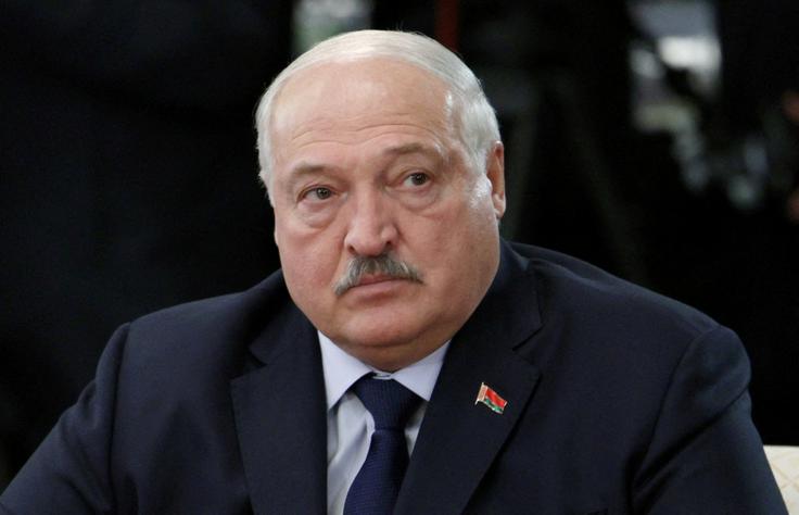 Aleksander Lukašenko je predsednik Belorusije že od leta 1994. Ker zatira politično opozicijo, ga številni označujejo za diktatorja. | Foto: Reuters