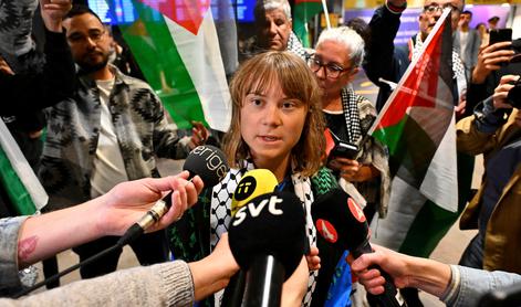Greta Thunberg po izgonu iz Izraela prispela domov #video