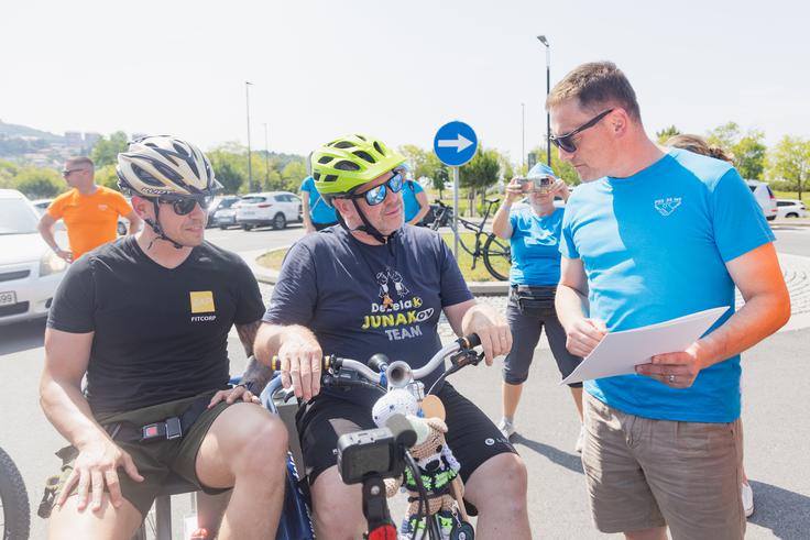 Odločitev, da kot prvi obraz akcije ne nadaljuje, je bila težka, a iskrena: "Začutil sem, da vseh teh psihičnih in fizičnih naporov ne zmorem več," je povedal Deželak junak in poudaril, da akcija nikoli ni bila le njegova. | Foto: Darja Štravs Tisu