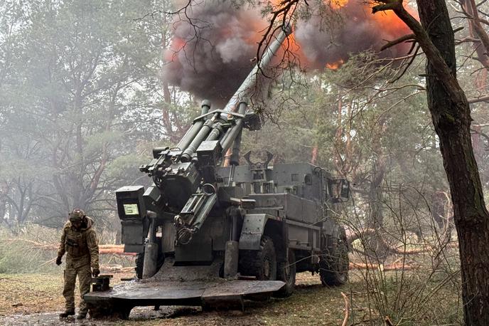Ukrajina, vojna | Če sankcij, uvedenih po ruski agresiji na Ukrajino leta 2022, ne bi podaljšali, bi se v nedeljo iztekle. | Foto Reuters