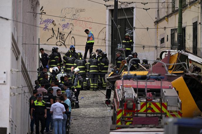 Lizbona, nesreča, vzpenjača | V nesreči je življenje izgubilo 16 ljudi. | Foto Reuters