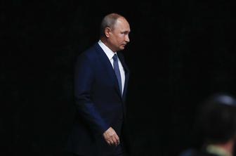 Putin na lovu za denarjem. To je storil.