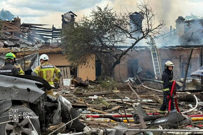 Ukrajina | Napadli so razstavo orožja.  | Foto Reuters