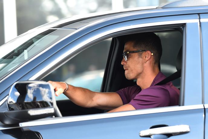 Cristiano Ronaldo | Cristiano Ronaldo si je z odhodom v Torino za štiri dni skrajšal obvezno karanteno. | Foto Reuters