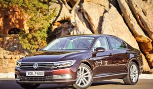 Volkswagen passat – udobna poslovna limuzina s posluhom za družino