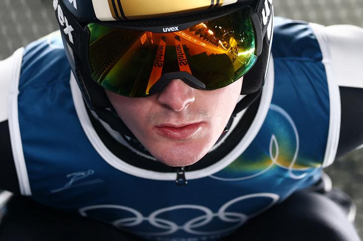 Če mu v soboto uspe veliki met in osvoji zlato medaljo, bo po legendarnem Mattiju Nykänenu drugi v zgodovini z velikim podvigom – osvojenimi največjimi lovorikami v skakalnem svetu. | Foto: Reuters