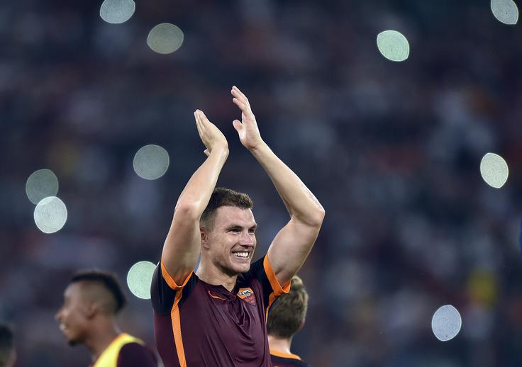 Edin Džeko. Nogometni diamant, ki ga slavijo v Rimu. | Foto: Reuters